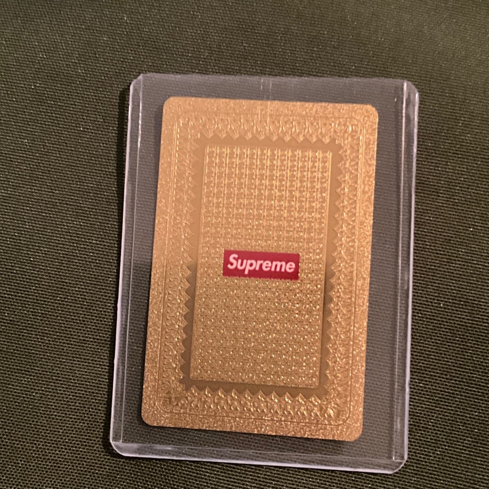 Supreme Queen Gold Playing Card